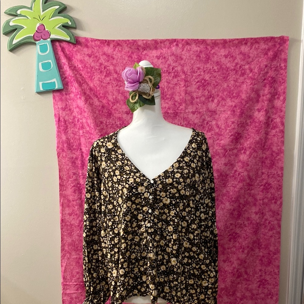 Old Navy Black and Tan Floral Patterned  Long Sleeve Blouse